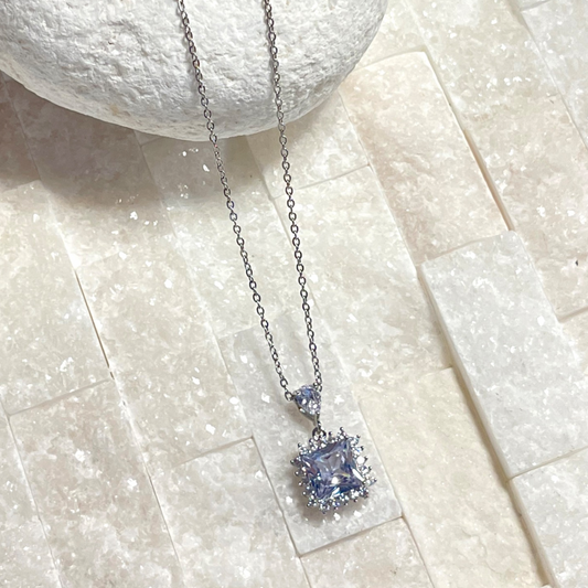 CRYSTAL NECKLACE 3