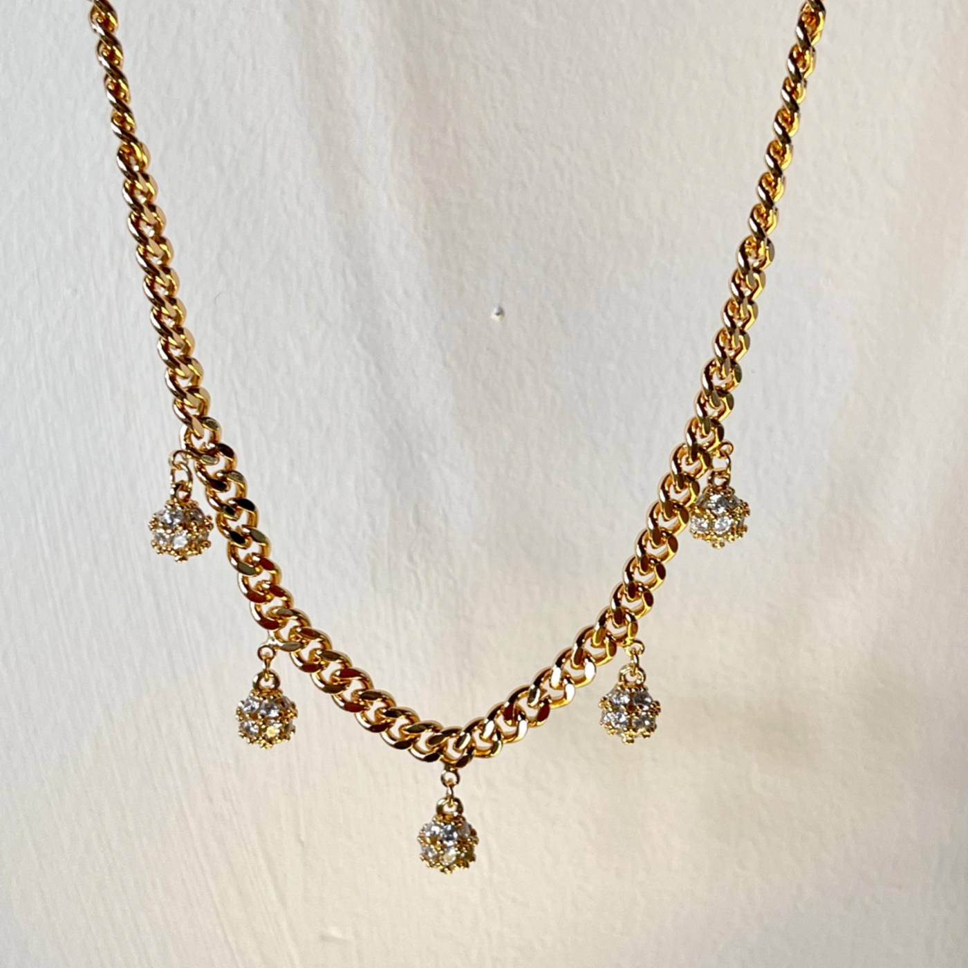 GOLDEN SPARKLE NECKLACE 3