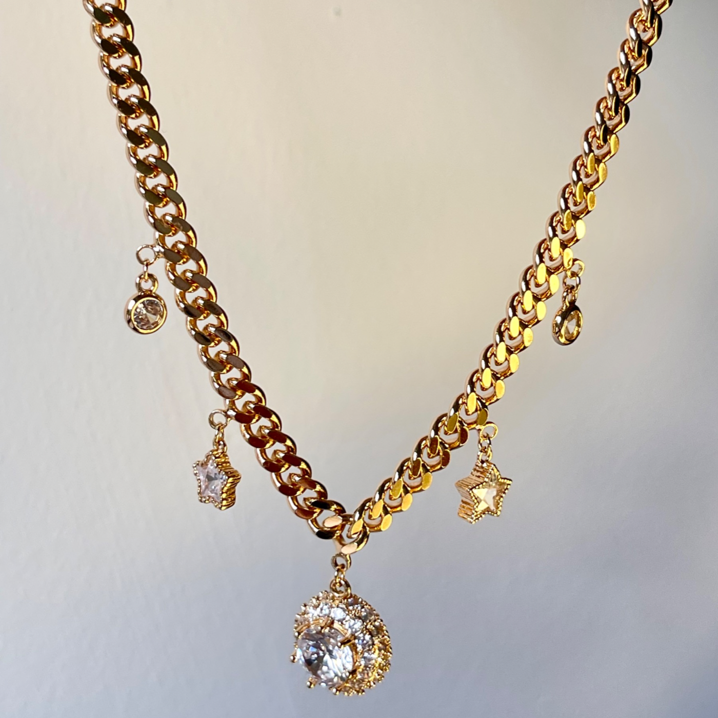 GOLDEN SPARKLE NECKLACE 4